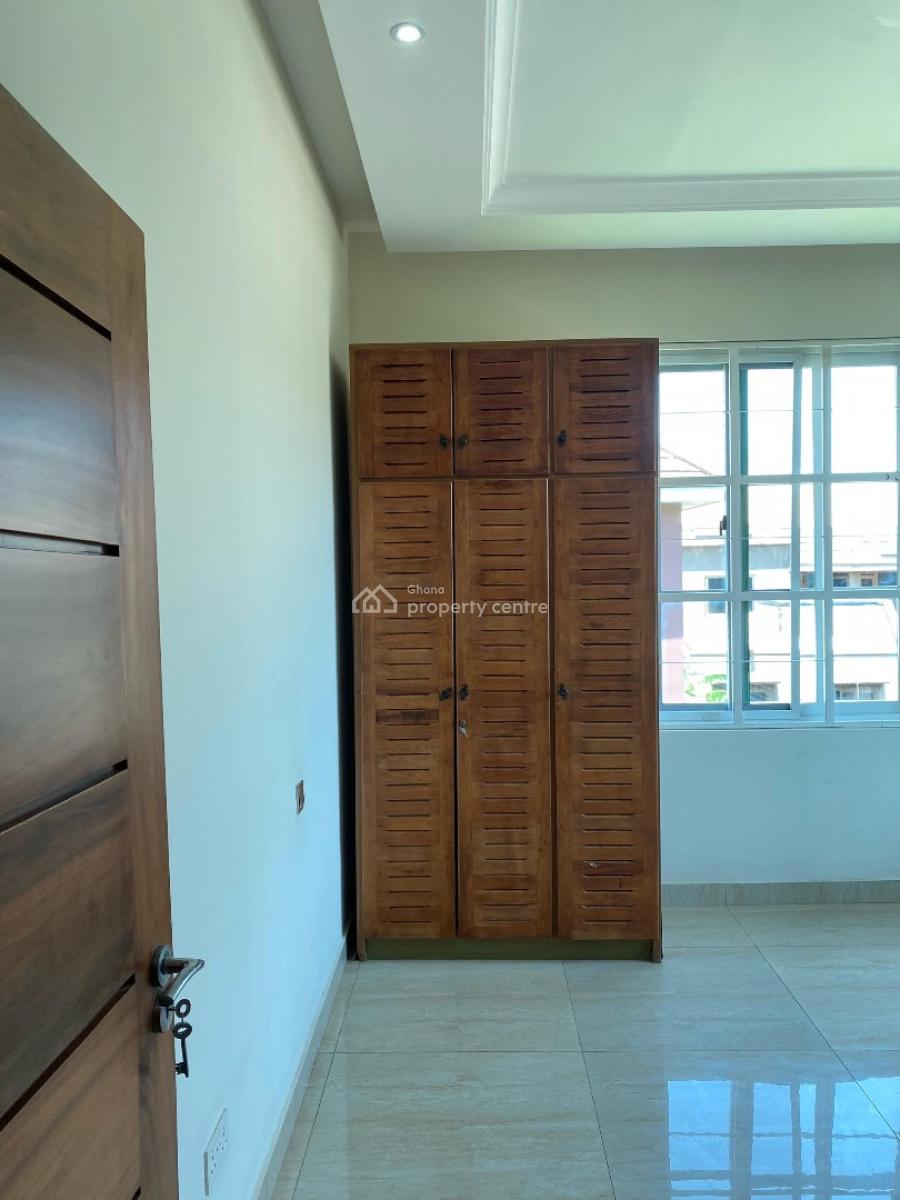 3-bedrooms En-suite / 1-room Bq @ East Airport, East Airport, Airport Residential Area, Accra, Detached Duplex for Rent