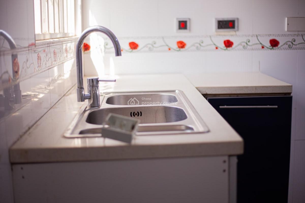 4-bedroom with 1-room Bq @ Cantonment., Around American Embassy, Cantonments, Accra, Detached Duplex for Sale