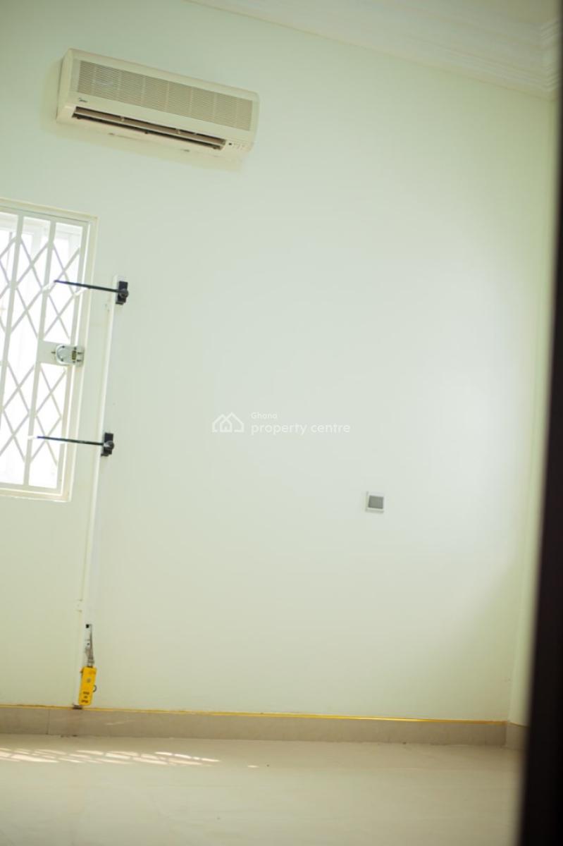 4-bedroom with 1-room Bq @ Cantonment., Around American Embassy, Cantonments, Accra, Detached Duplex for Sale