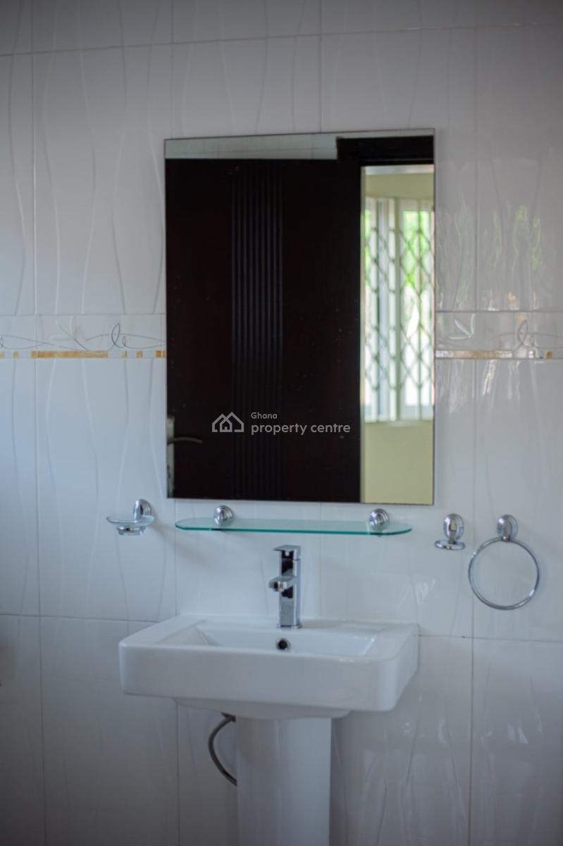 4-bedroom with 1-room Bq @ Cantonment., Around American Embassy, Cantonments, Accra, Detached Duplex for Sale