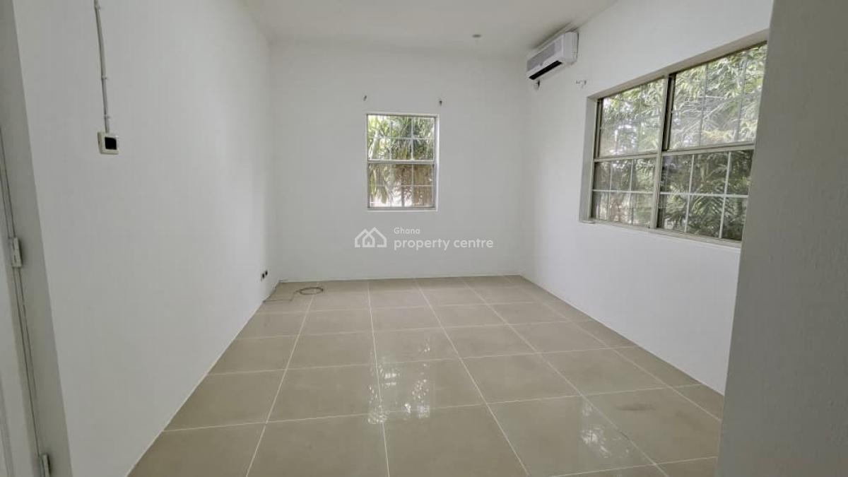 3 Bedroom Duplex in a Gated Community with Swimming Pool, Cantonments, Accra, Semi-detached Duplex for Rent