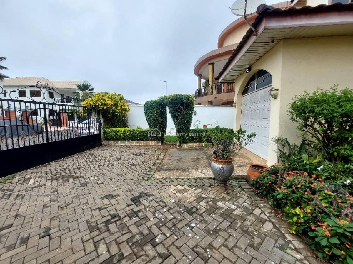 4 Bedroom Duplex with a Swimming Pool and Staff Quarters, Cantonments, Accra, Detached Duplex for Sale