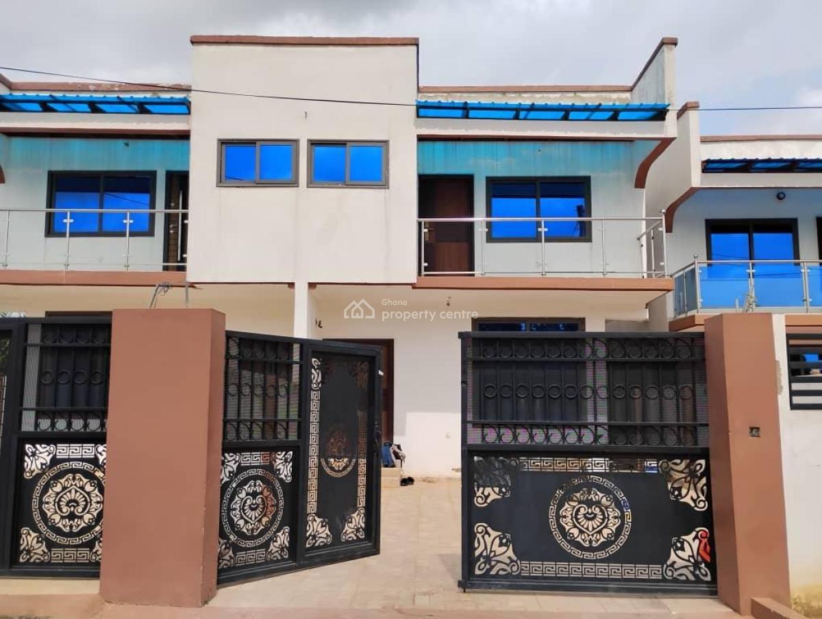 3 Bedroom Duplex in a Gated Community, Oyarifa, La Nkwantanang Madina Municipal, Accra, Semi-detached Duplex for Sale