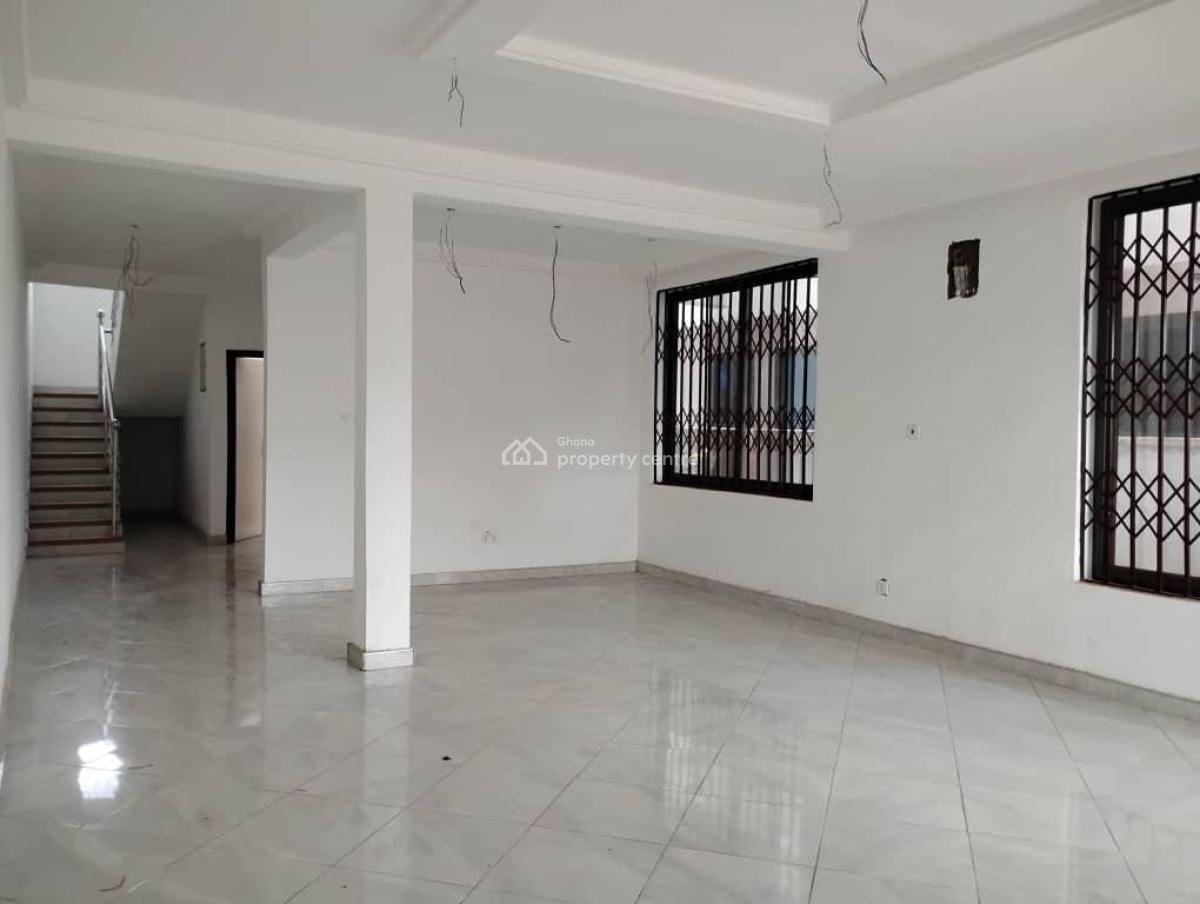 3 Bedroom Duplex in a Gated Community, Oyarifa, La Nkwantanang Madina Municipal, Accra, Semi-detached Duplex for Sale