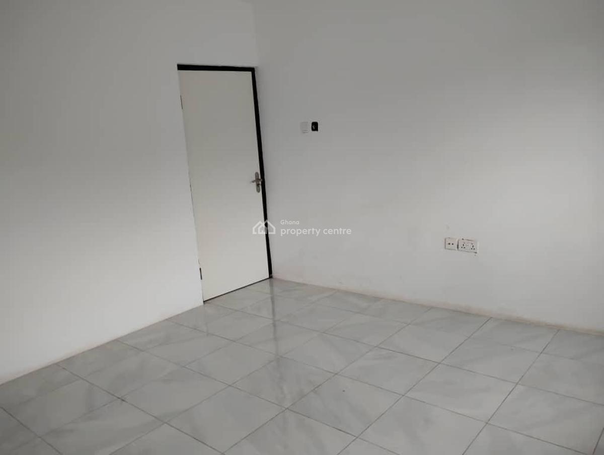 3 Bedroom Duplex in a Gated Community, Oyarifa, La Nkwantanang Madina Municipal, Accra, Semi-detached Duplex for Sale