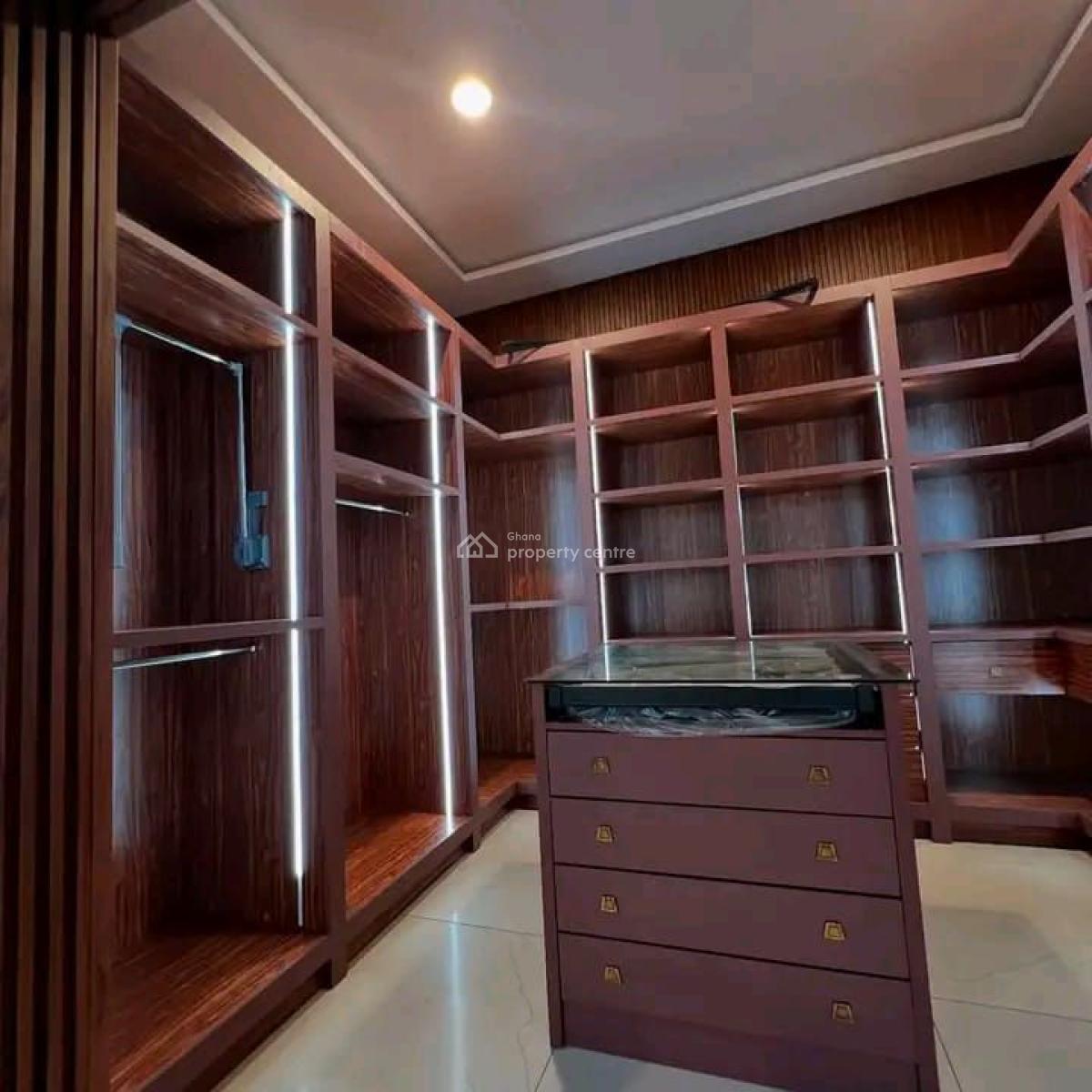 Stunning 5-bedroom Penthouse @ East Airport, East Airport, Airport Residential Area, Accra, Townhouse for Sale