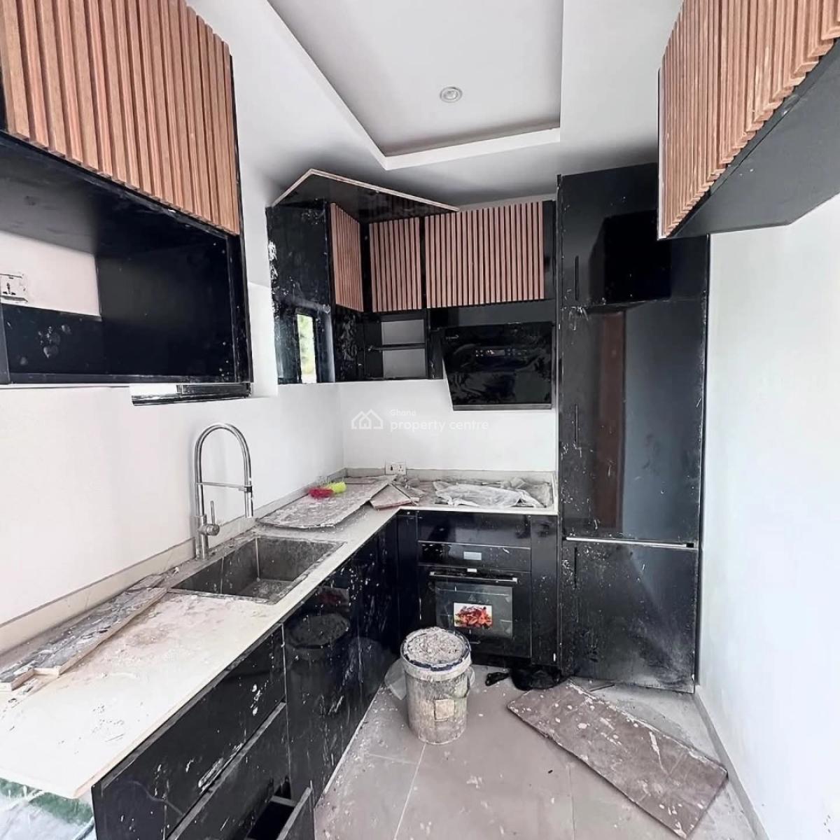 3 Bedroom Townhouse in a Gated Community with Swimming Pool, Nanakrom, East Legon, Accra, Townhouse for Sale