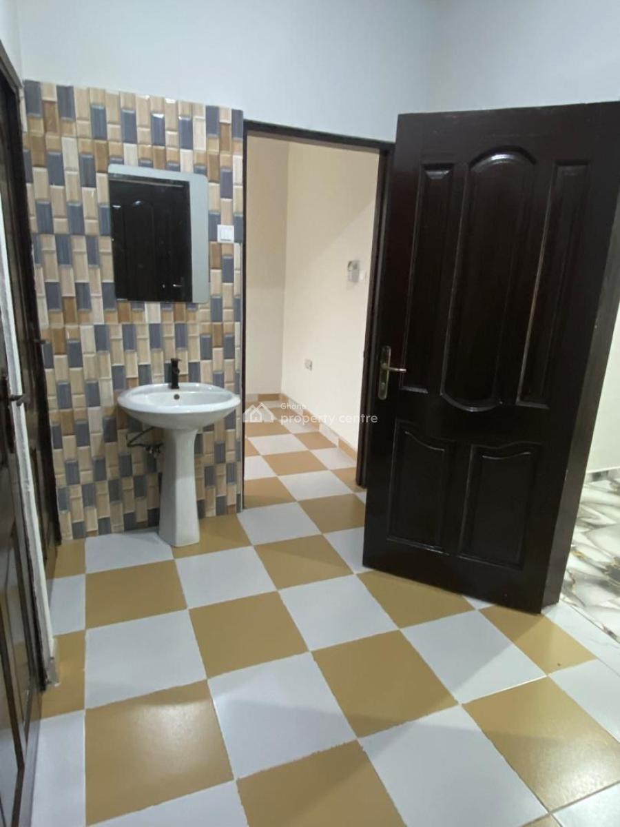 Luxury 2 Bedroom Facility, Dcop Kofi Boakye Street, Konkromoase, Kumasi Metropolitan, Ashanti, Semi-detached Duplex for Rent