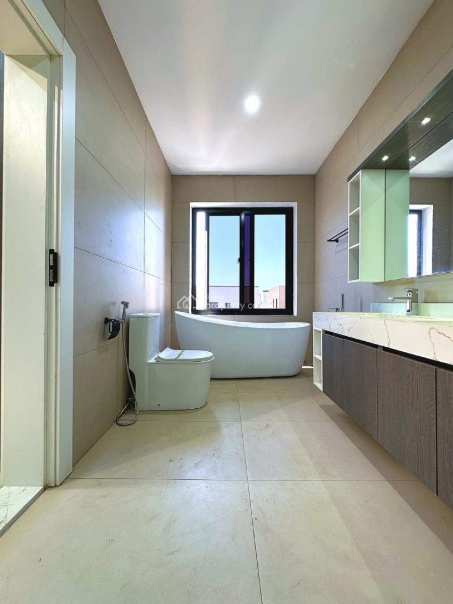 5 Bedroom House with a Boys Quarters at East Airport, East Airport, Accra Metropolitan, Accra, House for Sale