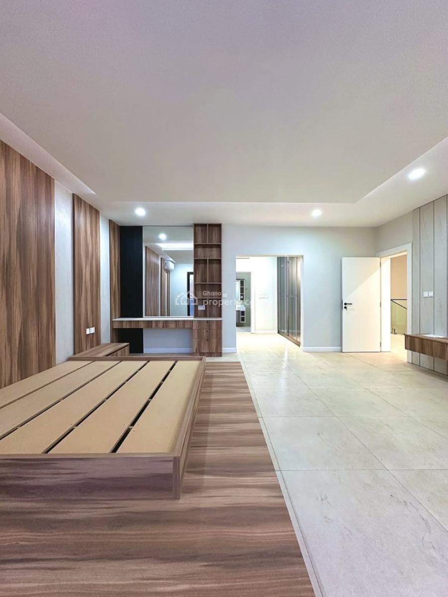 5 Bedroom House with a Boys Quarters at East Airport, East Airport, Accra Metropolitan, Accra, House for Sale