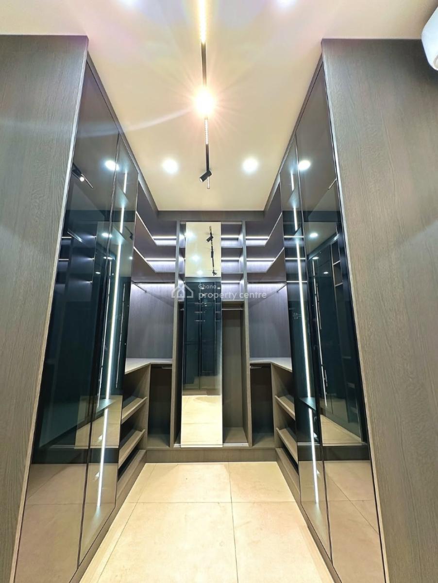 5 Bedroom House with a Boys Quarters at East Airport, East Airport, Accra Metropolitan, Accra, House for Sale