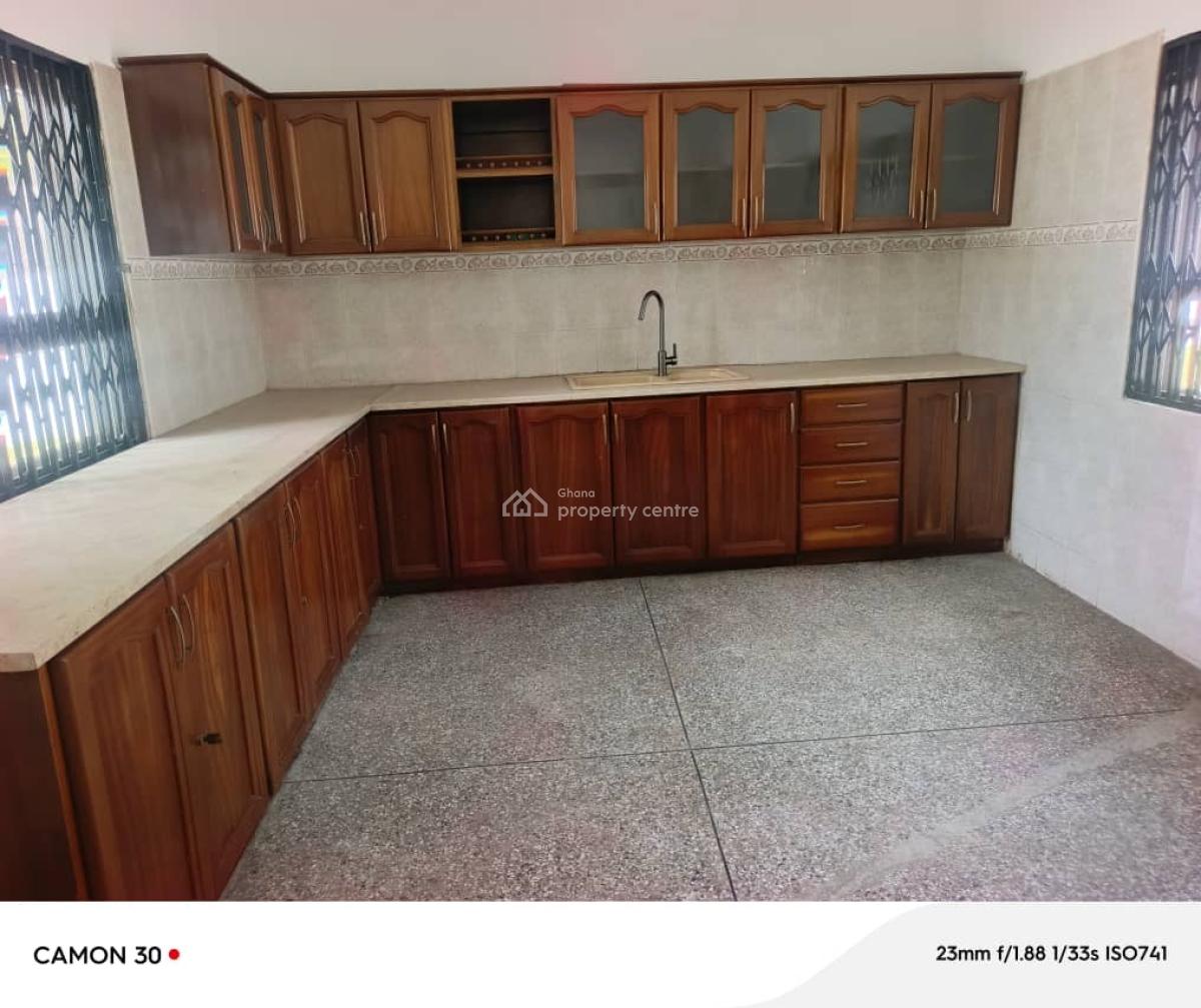 8 Bedrooms at Cantonments, Mineral Commission, Cantonments, Accra, Detached Duplex for Rent