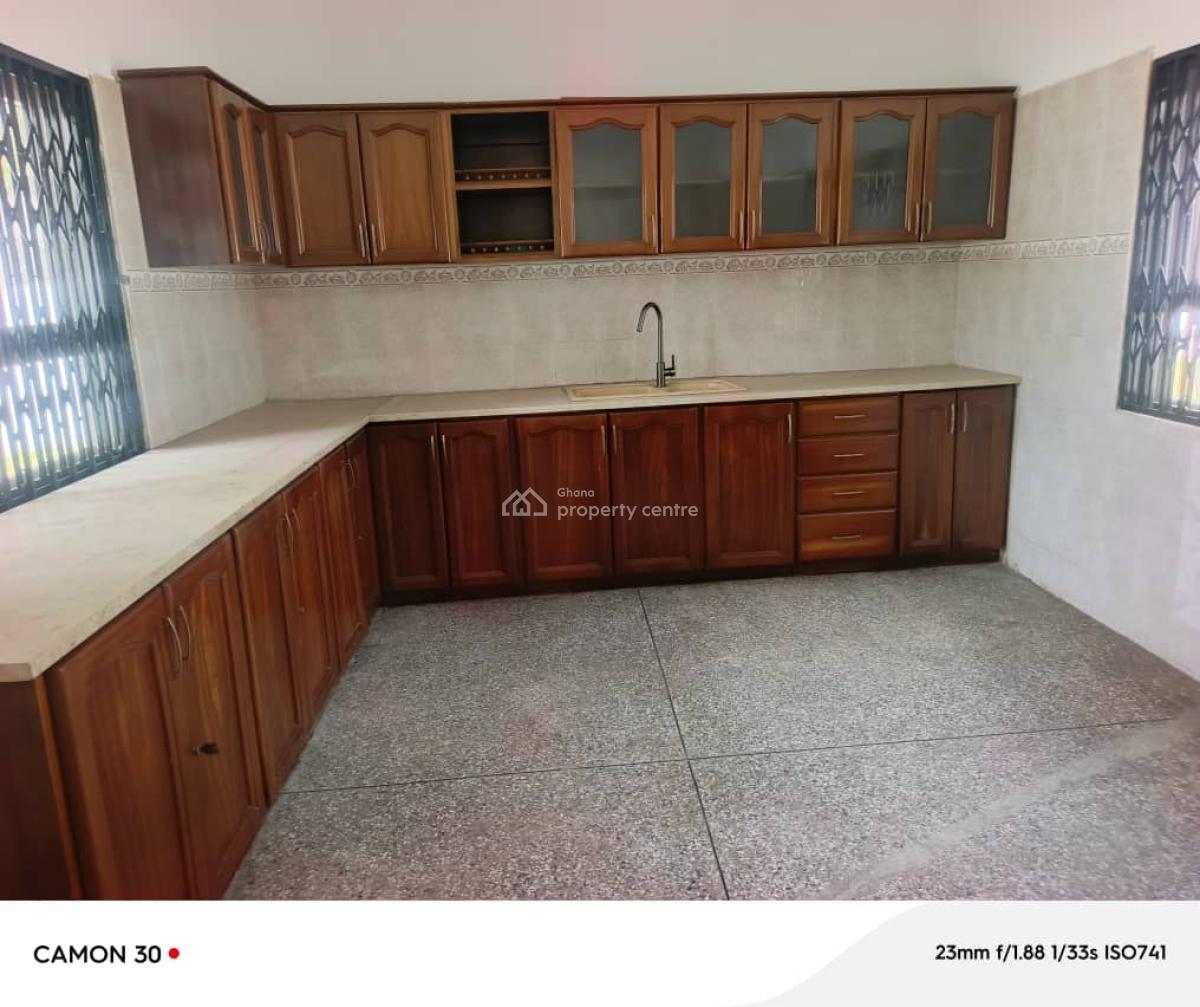 8 Bedrooms at Cantonments, Mineral Commission, Cantonments, Accra, Detached Duplex for Rent