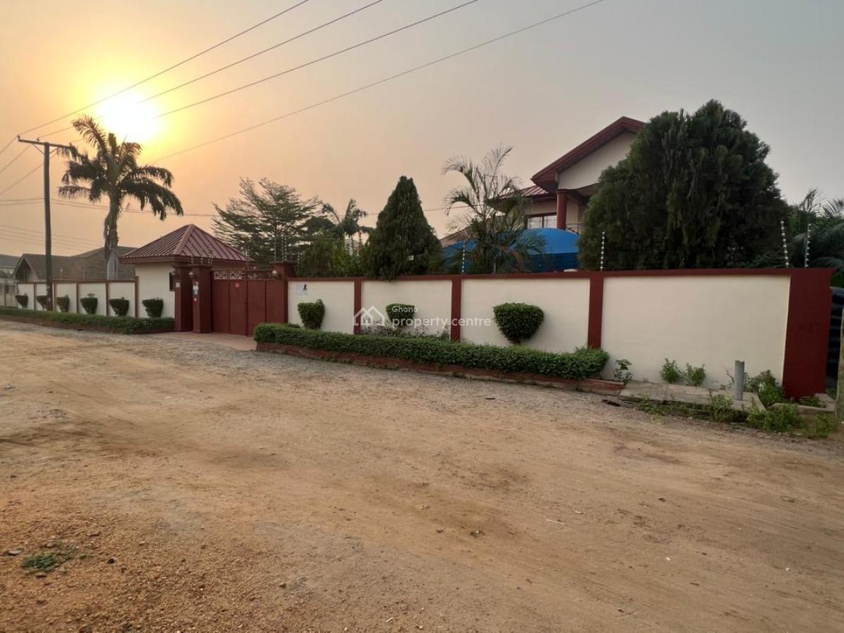 5 Bedrooms on 2 Plots of Land at Weija Scc, Scc Dvla Road, Weija, Ga South Municipal, Accra, Detached Duplex for Sale