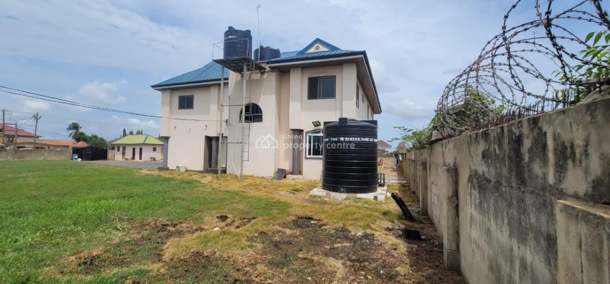 9 Bedroom Hostel, Com.25-dowenya Road. Methodist Junction, Tema, Accra, House for Sale