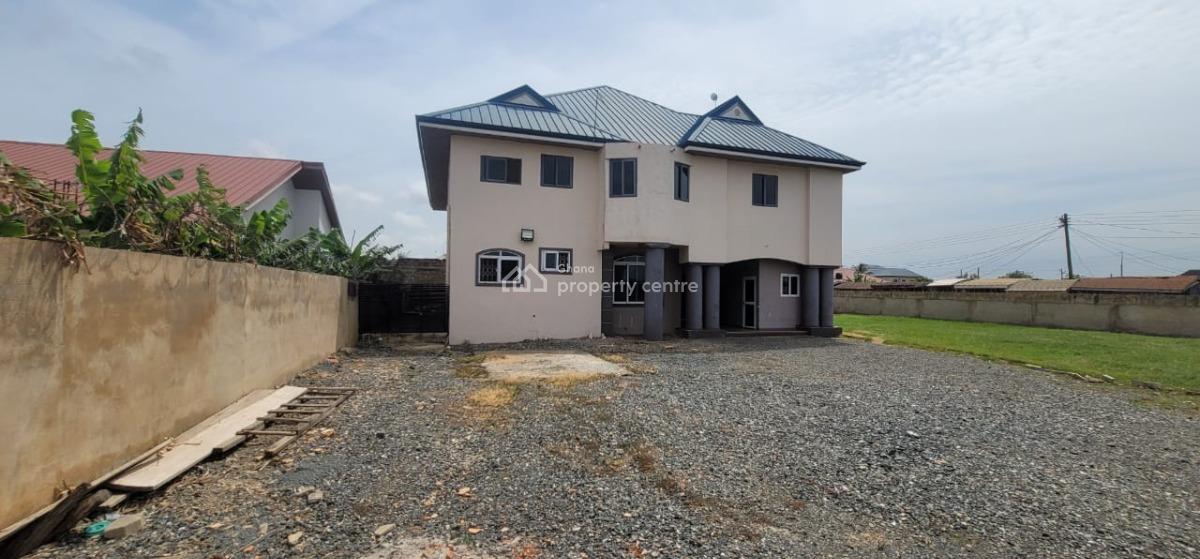 9 Bedroom Hostel, Com.25-dowenya Road. Methodist Junction, Tema, Accra, House for Sale