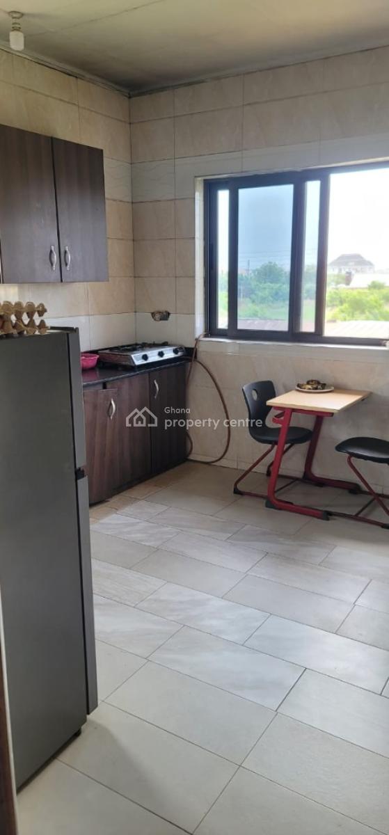 9 Bedroom Hostel, Com.25-dowenya Road. Methodist Junction, Tema, Accra, House for Sale