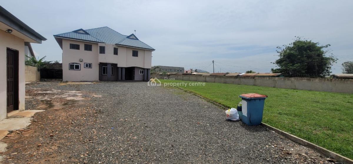 9 Bedroom Hostel, Com.25-dowenya Road. Methodist Junction, Tema, Accra, House for Sale