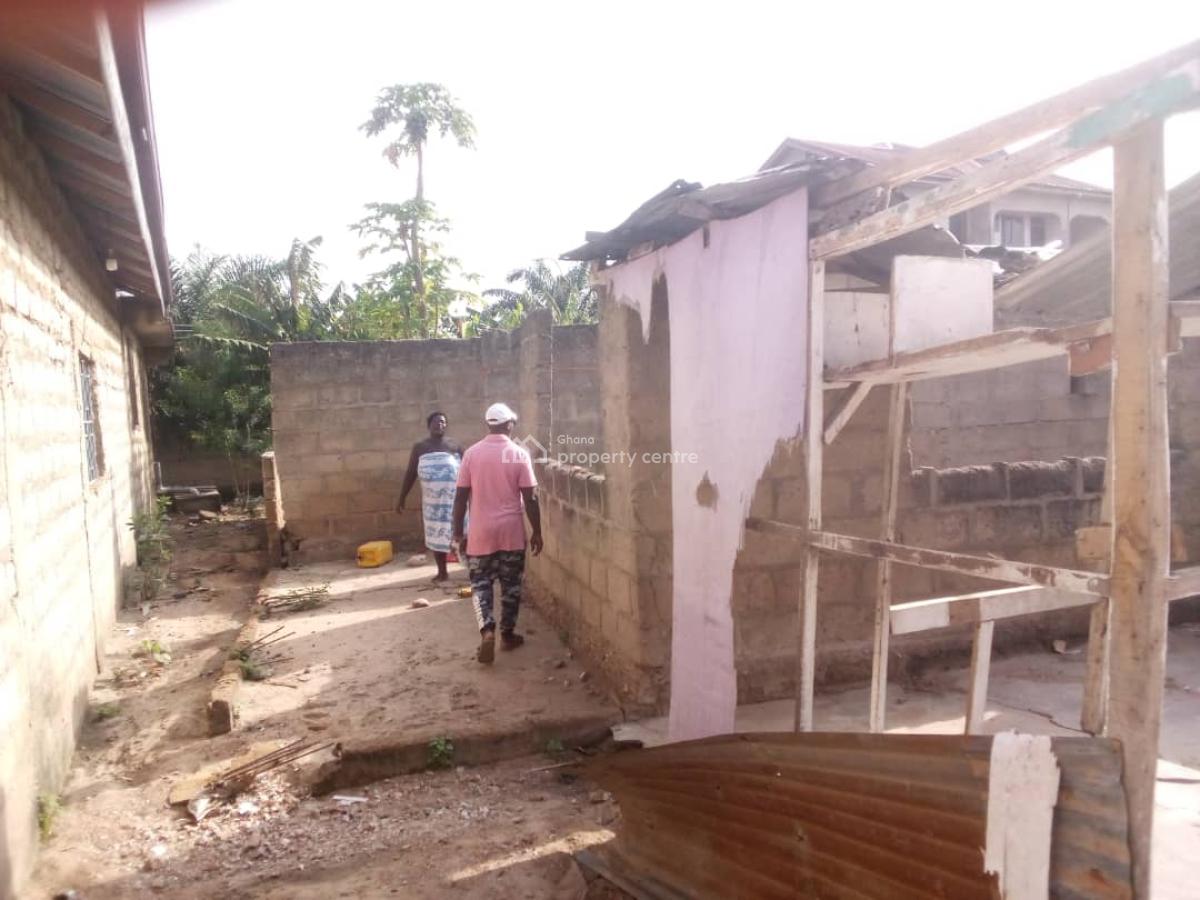 Half Plot of Land, Tuba, Weija, Ga South Municipal, Accra, Commercial Land for Sale