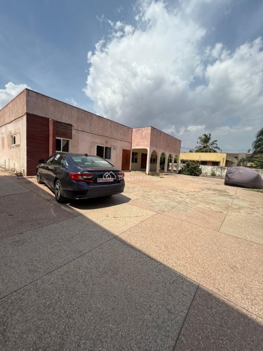 Old 7 Bedrooms at Achimota Abc, Abc, Achimota, Accra, Detached Bungalow for Sale