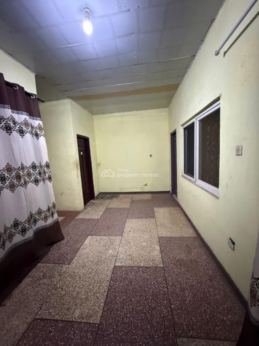 Old 7 Bedrooms at Achimota Abc, Abc, Achimota, Accra, Detached Bungalow for Sale