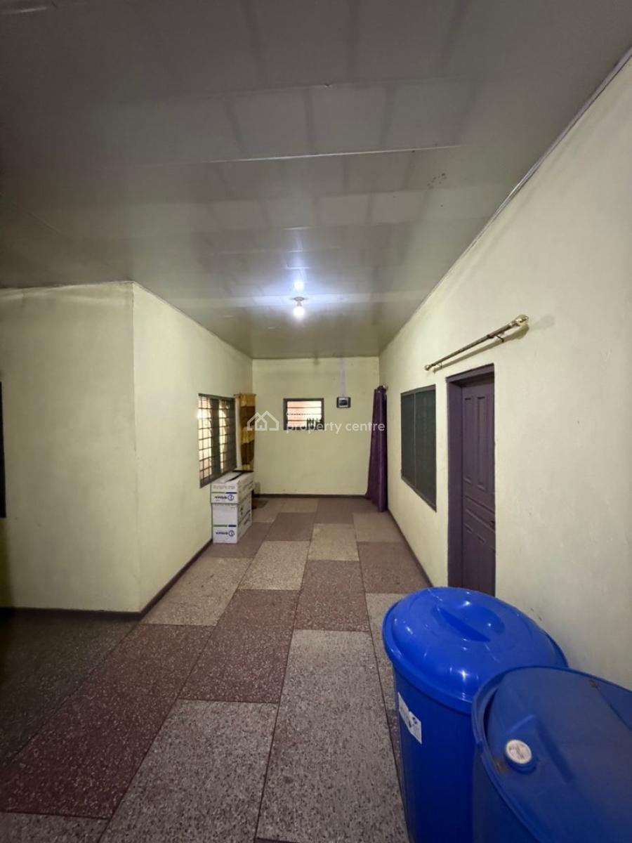 Old 7 Bedrooms at Achimota Abc, Abc, Achimota, Accra, Detached Bungalow for Sale