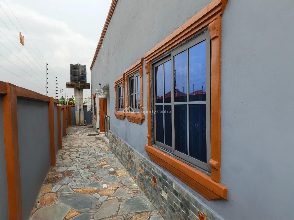 6 Bedrooms, Atimatim Maase,near Pankrono., Kumasi Metropolitan, Ashanti, House for Sale