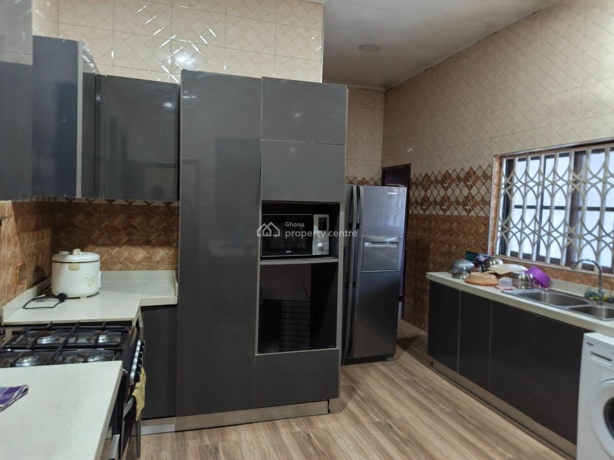 6 Bedrooms, Atimatim Maase,near Pankrono., Kumasi Metropolitan, Ashanti, House for Sale