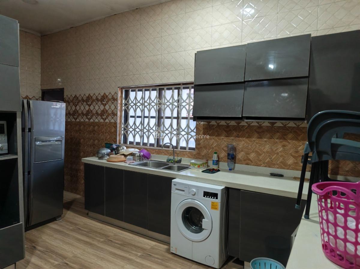 6 Bedrooms, Atimatim Maase,near Pankrono., Kumasi Metropolitan, Ashanti, House for Sale