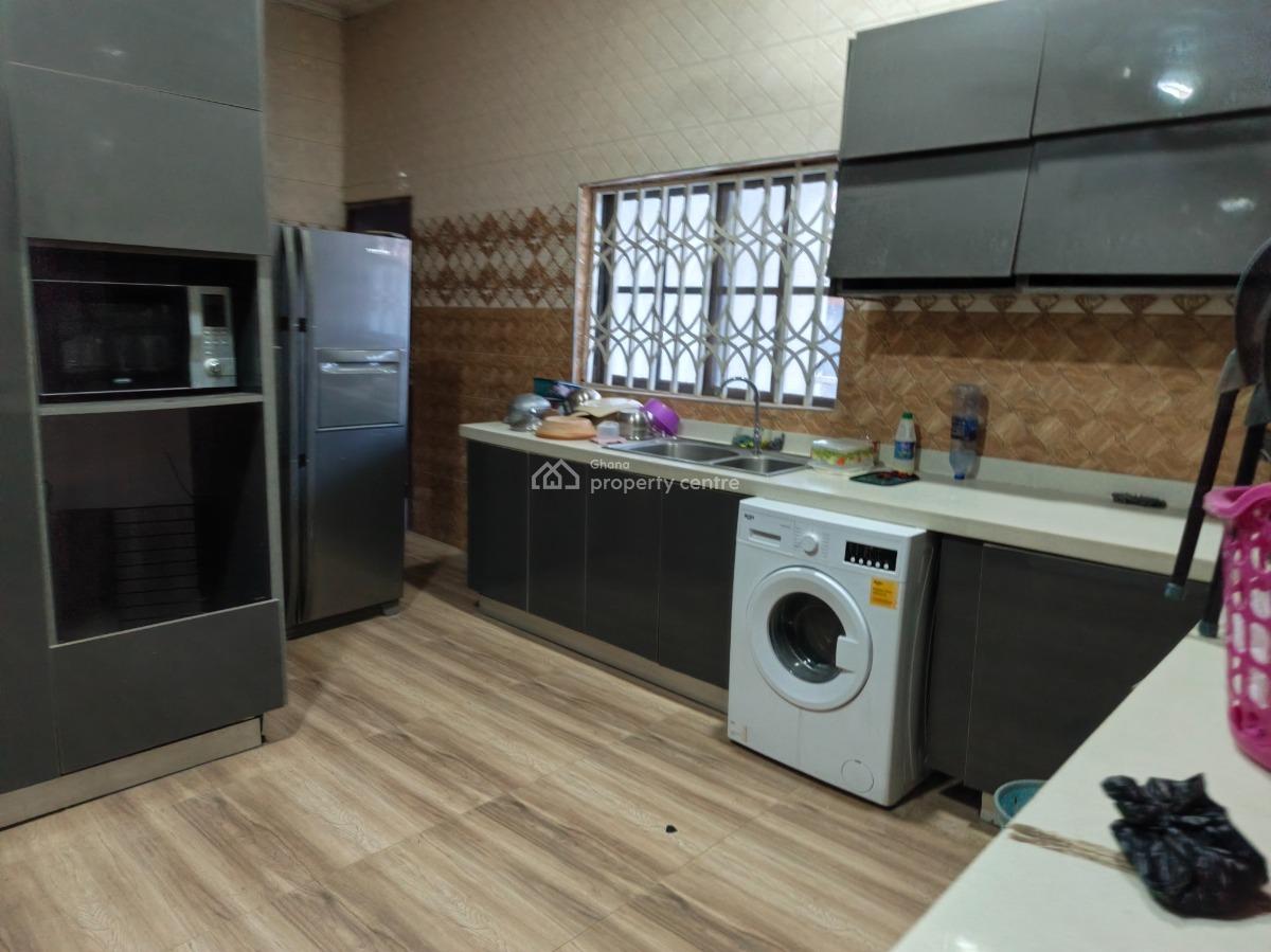 6 Bedrooms, Atimatim Maase,near Pankrono., Kumasi Metropolitan, Ashanti, House for Sale