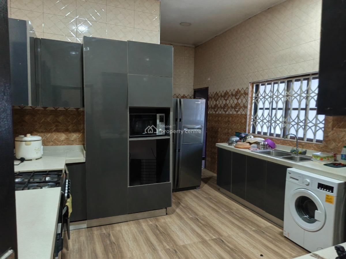 6 Bedrooms, Atimatim Maase,near Pankrono., Kumasi Metropolitan, Ashanti, House for Sale