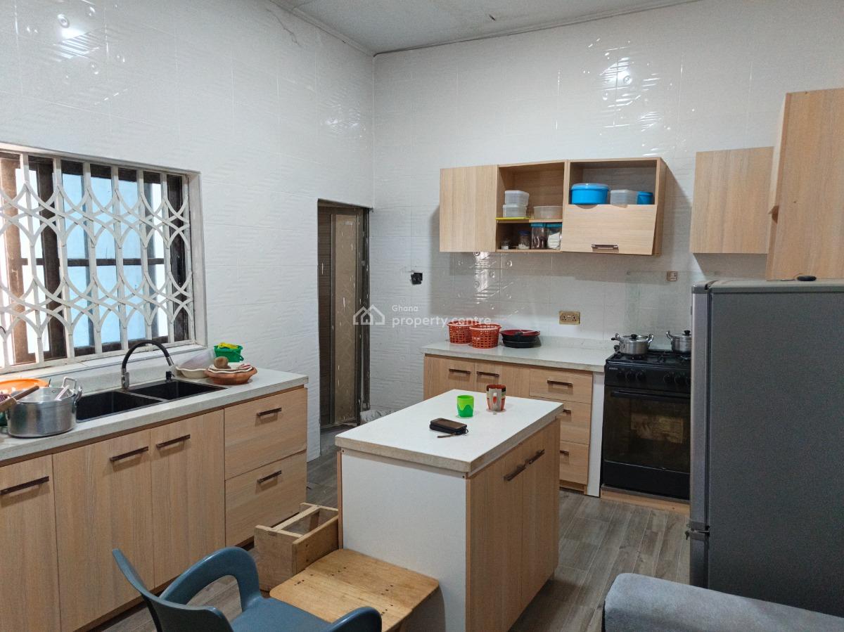 6 Bedrooms, Atimatim Maase,near Pankrono., Kumasi Metropolitan, Ashanti, House for Sale