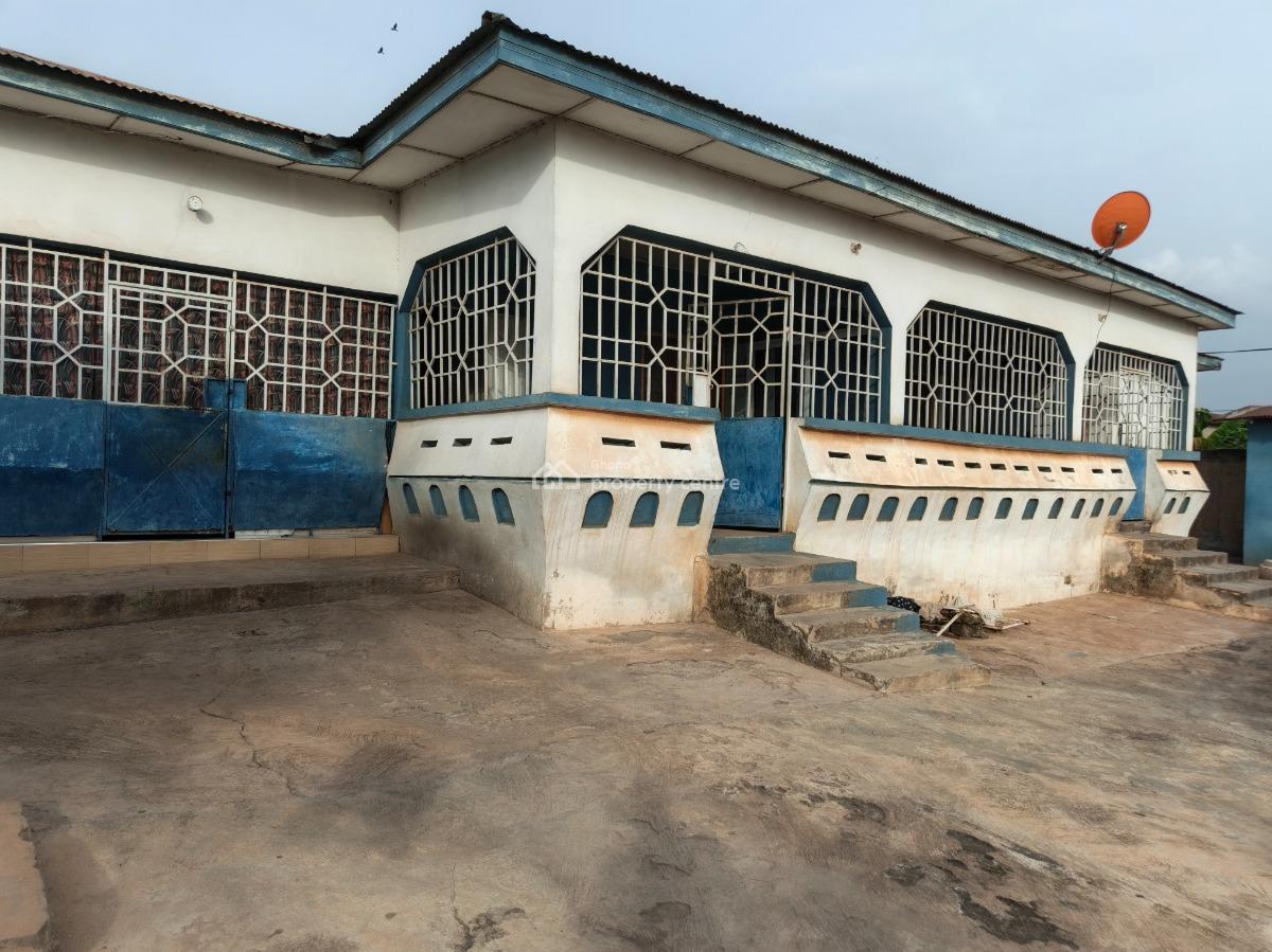 5 Bedrooms, Meduma, Near Pankrono., Kumasi Metropolitan, Ashanti, House for Sale