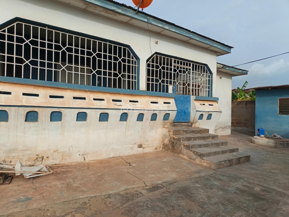 5 Bedrooms, Meduma, Near Pankrono., Kumasi Metropolitan, Ashanti, House for Sale