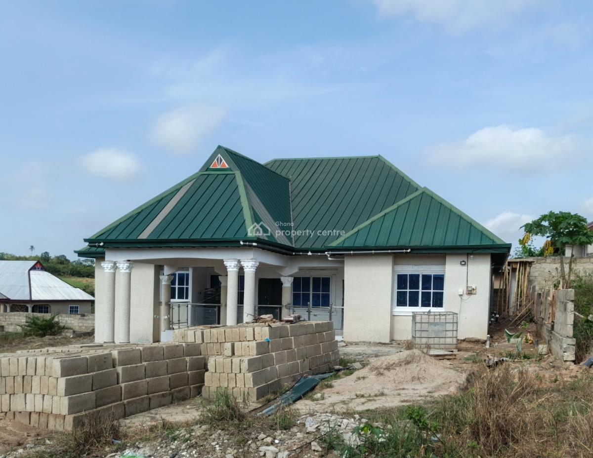 4 Bedrooms, Kodie Apagya, Near Kronum Afrancho Buoho., Kumasi Metropolitan, Ashanti, House for Sale
