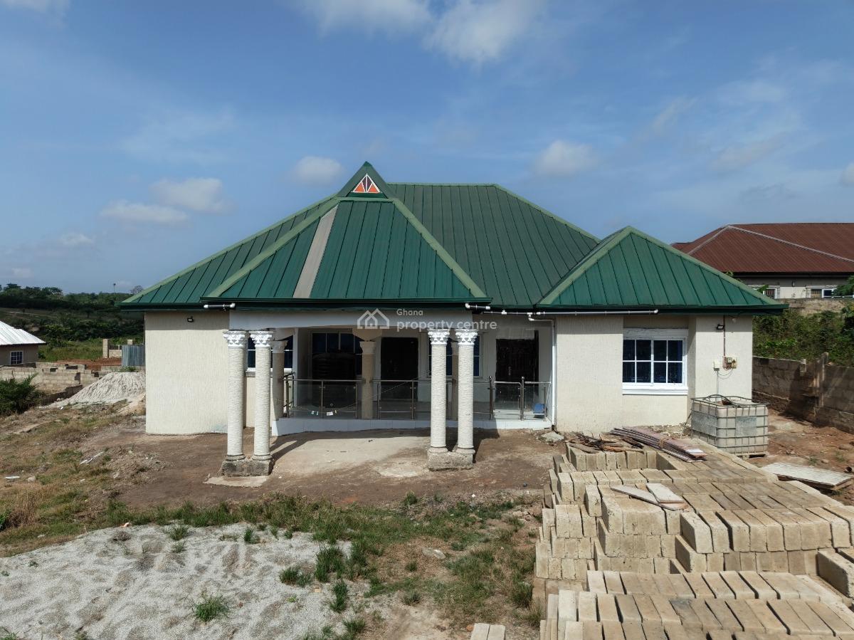 4 Bedrooms, Kodie Apagya, Near Kronum Afrancho Buoho., Kumasi Metropolitan, Ashanti, House for Sale