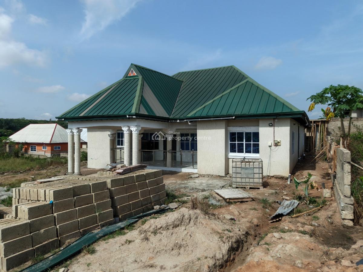 4 Bedrooms, Kodie Apagya, Near Kronum Afrancho Buoho., Kumasi Metropolitan, Ashanti, House for Sale