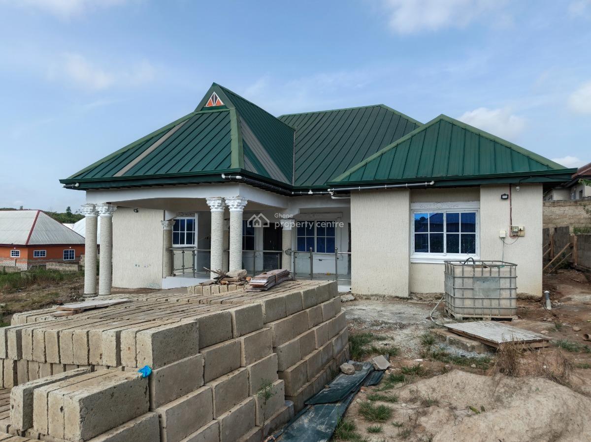 4 Bedrooms, Kodie Apagya, Near Kronum Afrancho Buoho., Kumasi Metropolitan, Ashanti, House for Sale