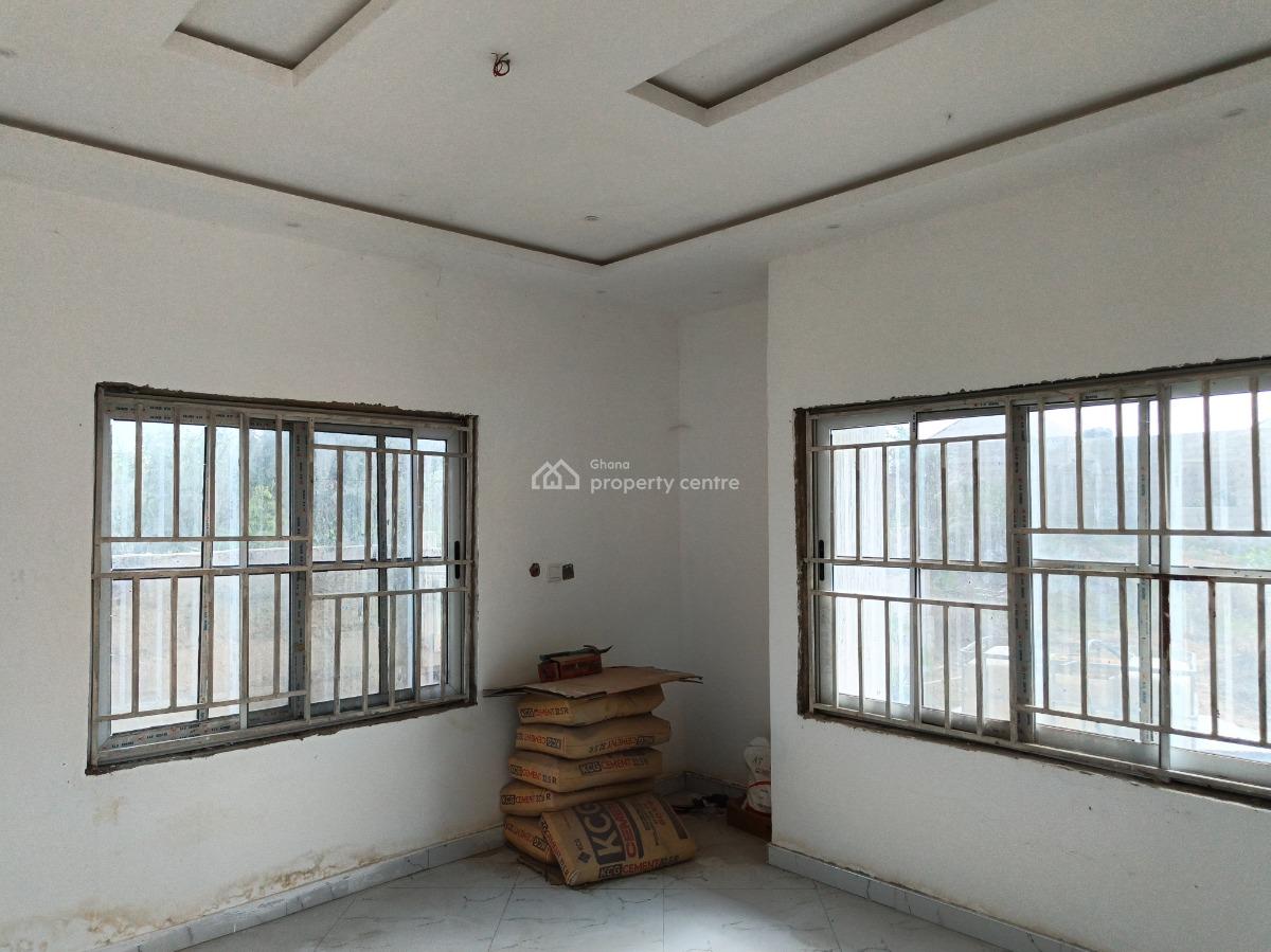 4 Bedrooms, Kodie Apagya, Near Kronum Afrancho Buoho., Kumasi Metropolitan, Ashanti, House for Sale