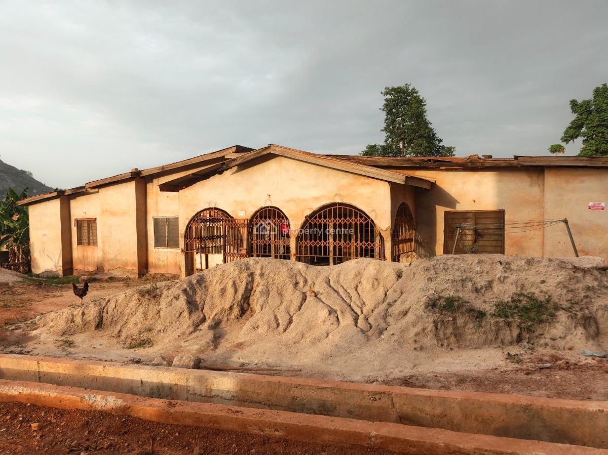 6 Bedrooms, Afrancho, Near Kronum, Suame, Markro., Kumasi Metropolitan, Ashanti, House for Sale