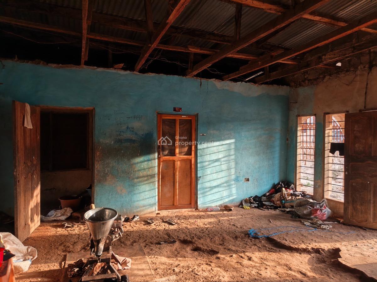 6 Bedrooms, Afrancho, Near Kronum, Suame, Markro., Kumasi Metropolitan, Ashanti, House for Sale