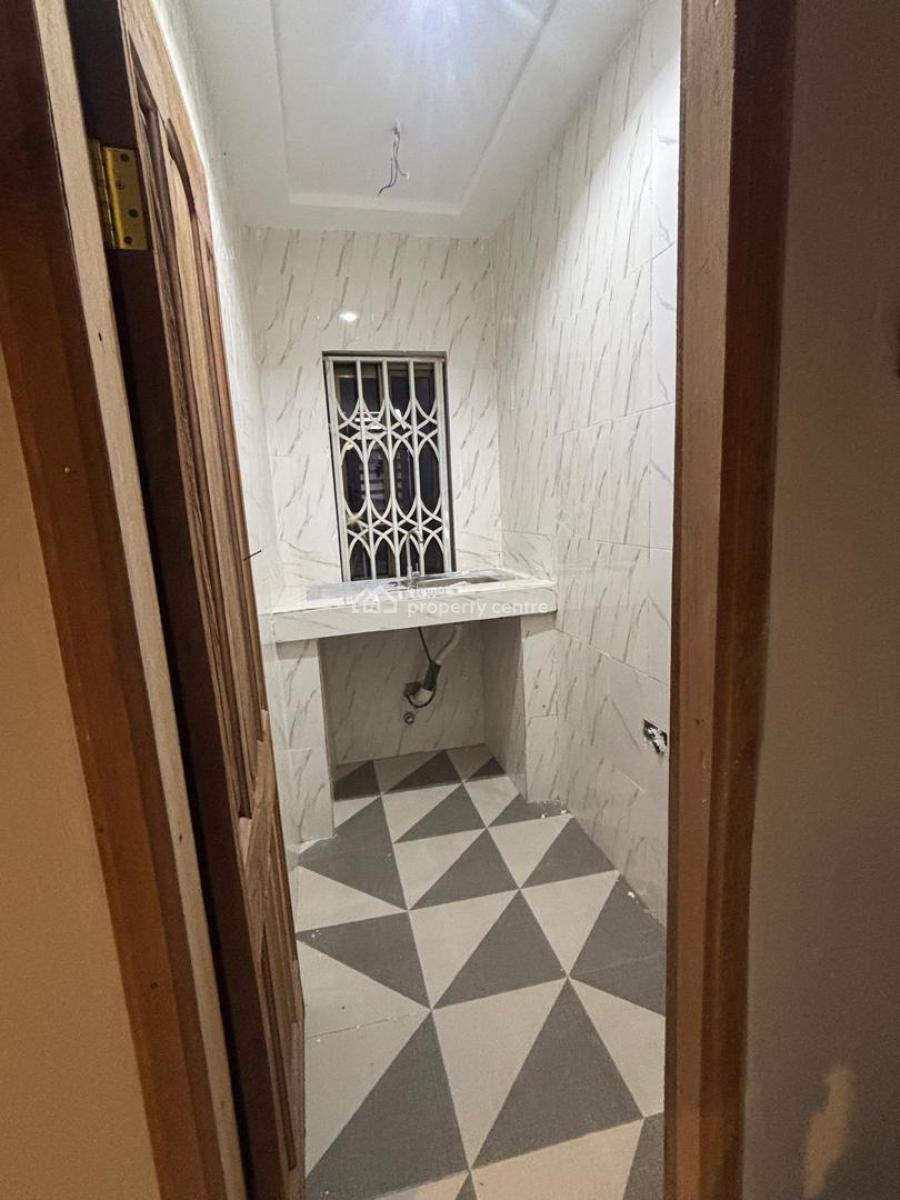 Single Room Self-contained, Kumasi Metropolitan, Ashanti, House for Rent