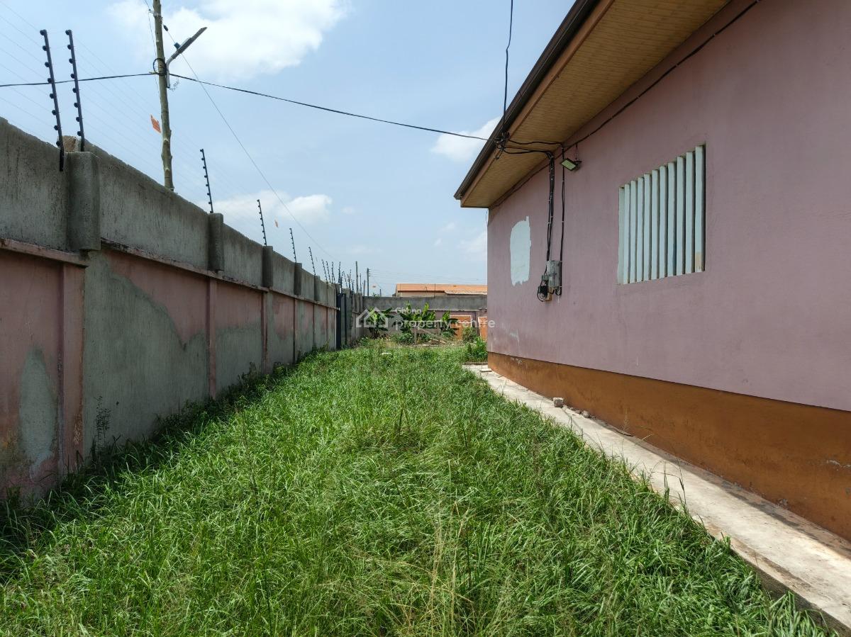 Furnished 3 Bedrooms House ( Buokrom Estate), Buokrom Estate,near Kumasi Airport., Kumasi Metropolitan, Ashanti, House for Sale