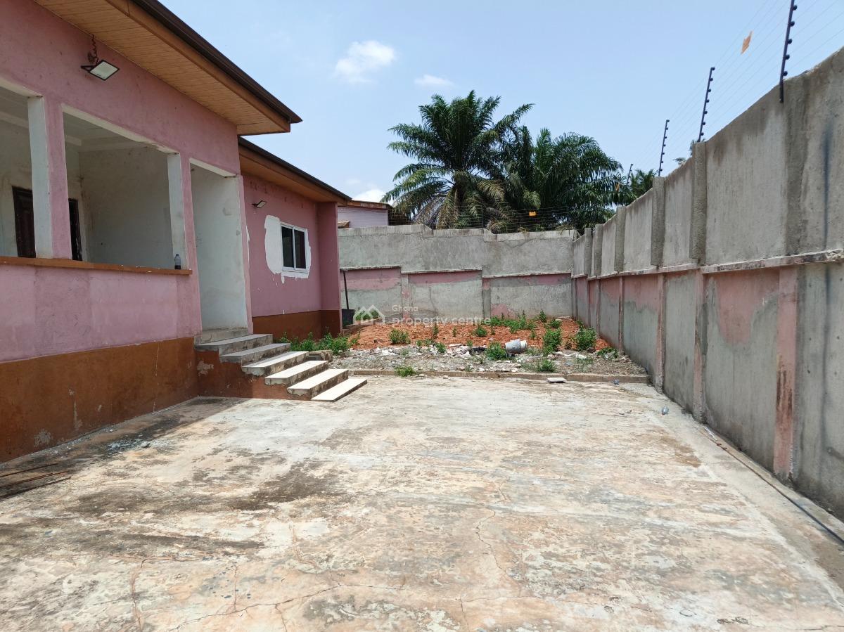 Furnished 3 Bedrooms House ( Buokrom Estate), Buokrom Estate,near Kumasi Airport., Kumasi Metropolitan, Ashanti, House for Sale