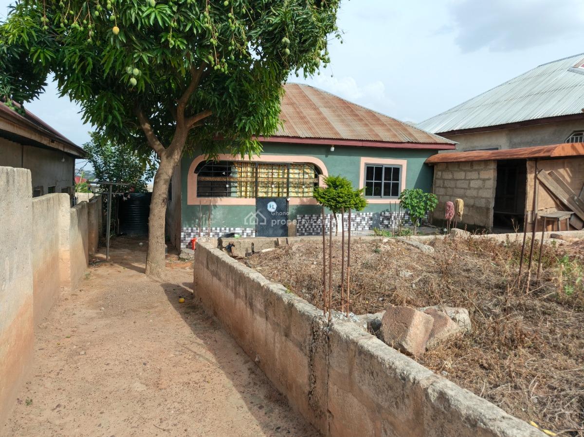 2 Bedroom, Atimatim Edwenease, Near Pankrono., Kumasi Metropolitan, Ashanti, House for Sale