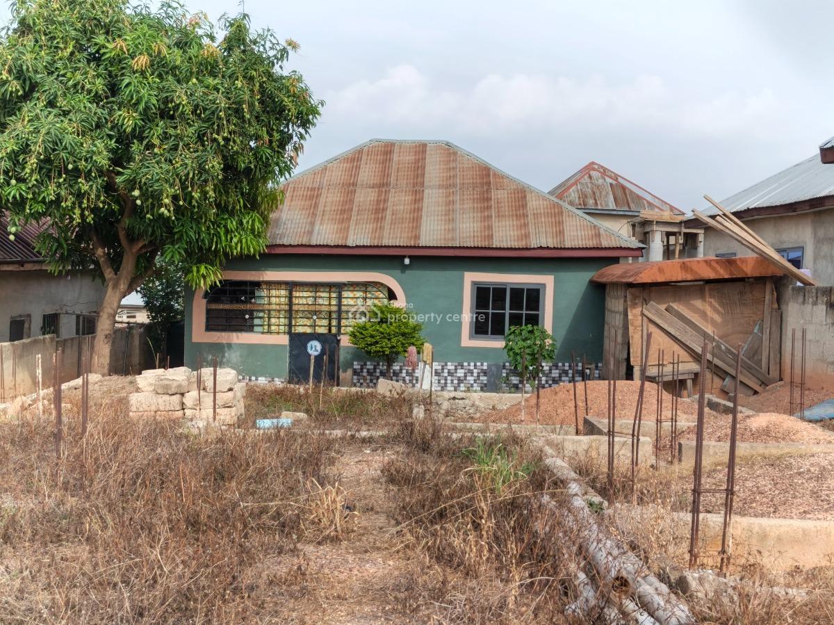 2 Bedroom, Atimatim Edwenease, Near Pankrono., Kumasi Metropolitan, Ashanti, House for Sale