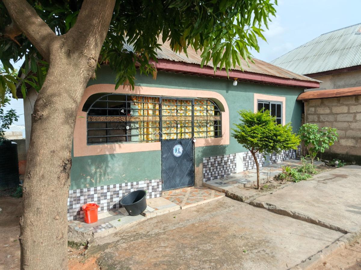 2 Bedroom, Atimatim Edwenease, Near Pankrono., Kumasi Metropolitan, Ashanti, House for Sale