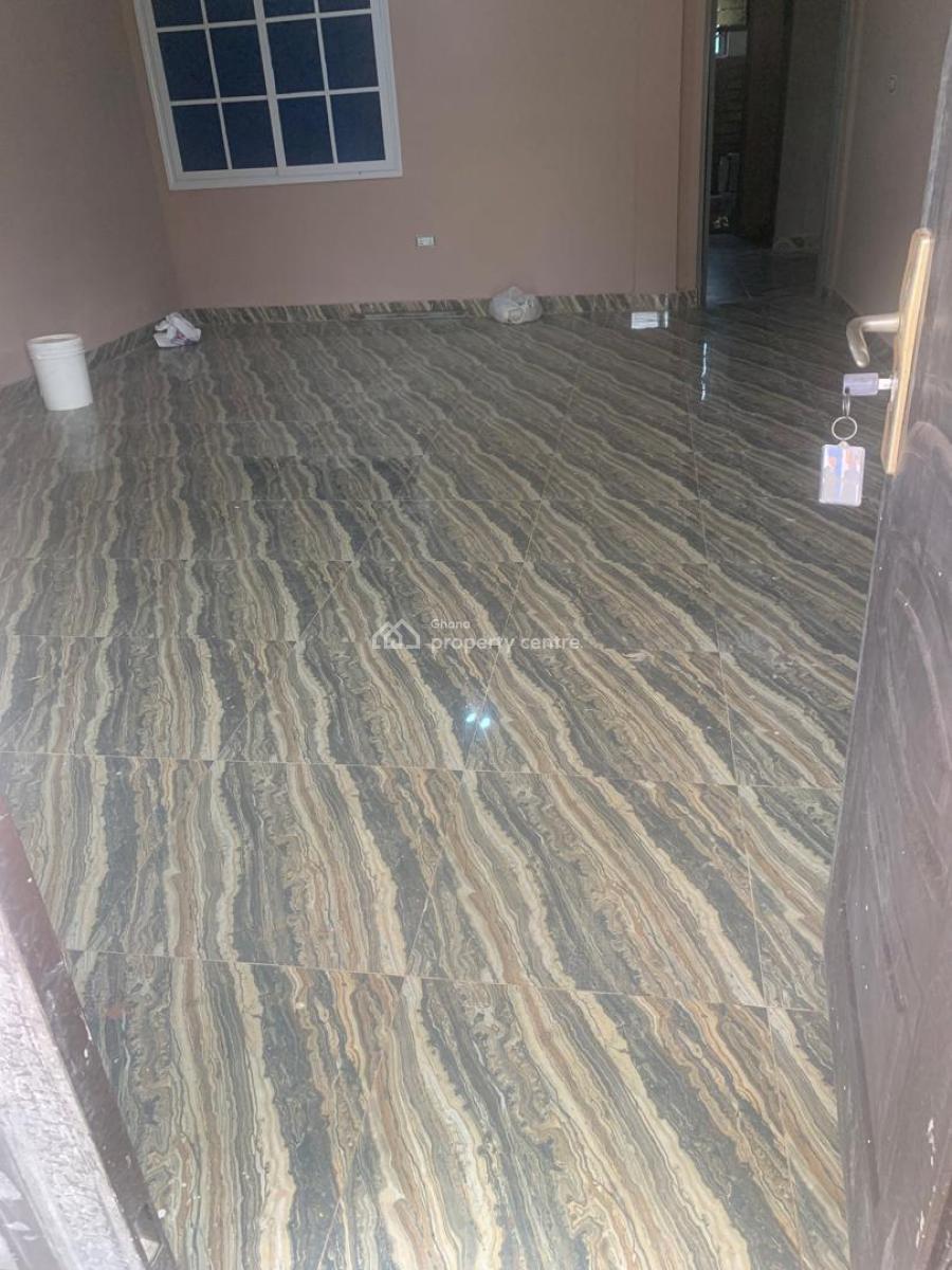 a Semi-completed 6-bedroom House, Ejisu-juaben Municipal, Ashanti, House for Sale