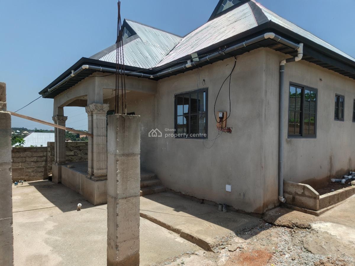 4 Bedrooms, Adesina, Near Kenyasi Abrem., Kumasi Metropolitan, Ashanti, House for Sale