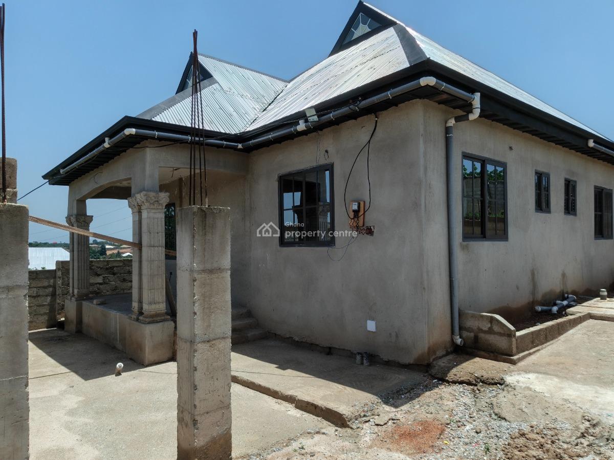 4 Bedrooms, Adesina, Near Kenyasi Abrem., Kumasi Metropolitan, Ashanti, House for Sale